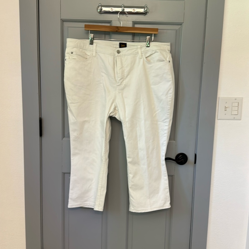 Lee white denim capris